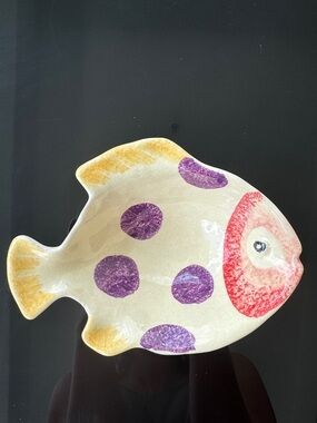 Vietri Ceramic Fish Dish in Cream with Purple Spots and Red Head